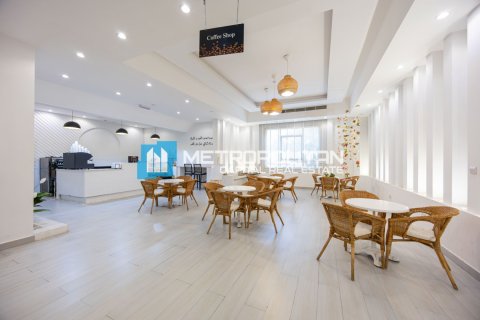 12 bedrooms Commercial Villa in Khalifa City, UAE No. 146493 8