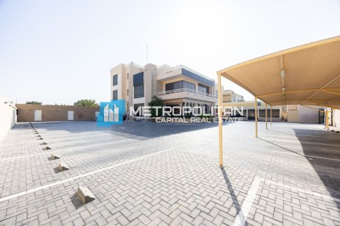 12 bedrooms Commercial Villa in Khalifa City, UAE No. 146493 4