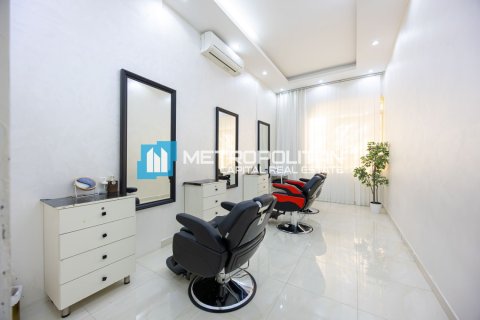 12 bedrooms Commercial Villa in Khalifa City, UAE No. 146493 13