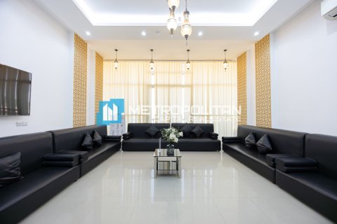 12 bedrooms Commercial Villa in Khalifa City, UAE No. 146493 6