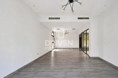 Villa de 4 dormitorios en Al Salam, UAE No. 223179 6