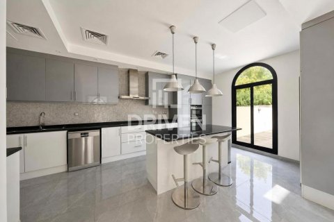 Villa de 4 dormitorios en Al Salam, UAE No. 223179 17
