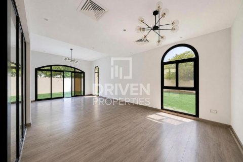 Villa de 4 dormitorios en Al Salam, UAE No. 223179 3