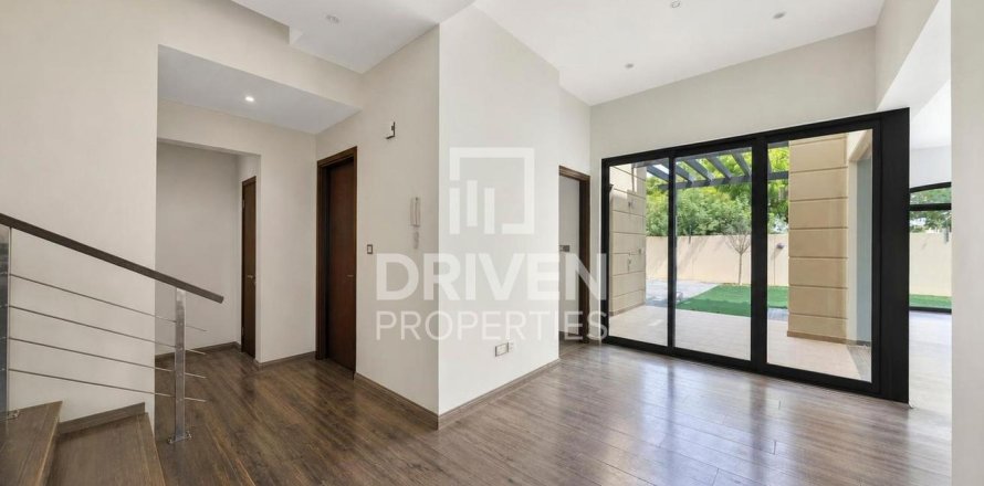 Villa de 4 dormitorios en Al Salam, UAE No. 223179