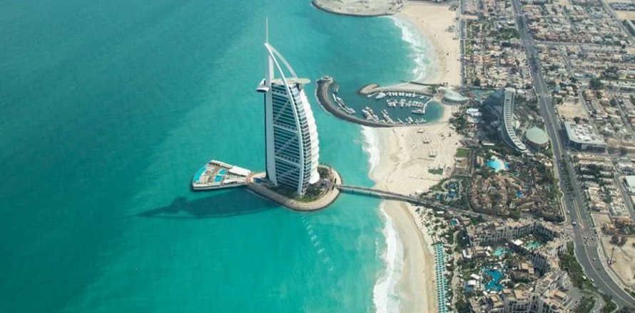 4 bedrooms Townhouse in Dubai Land, UAE No. 221204