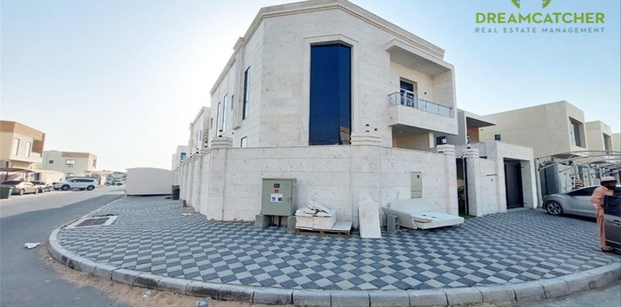 5 bedrooms Villa in Al Yasmeen, UAE No. 34163