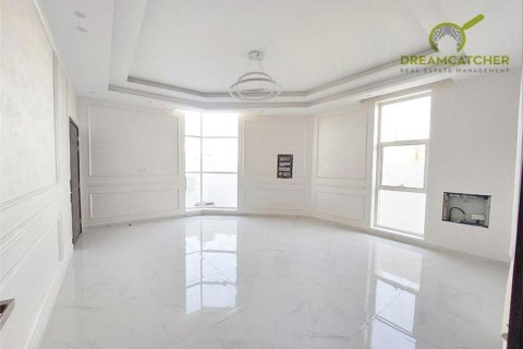 5 bedrooms Villa in Al Yasmeen, UAE No. 34163 5