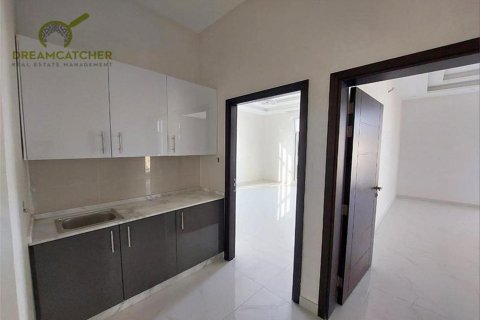 5 bedrooms Villa in Al Yasmeen, UAE No. 34163 14