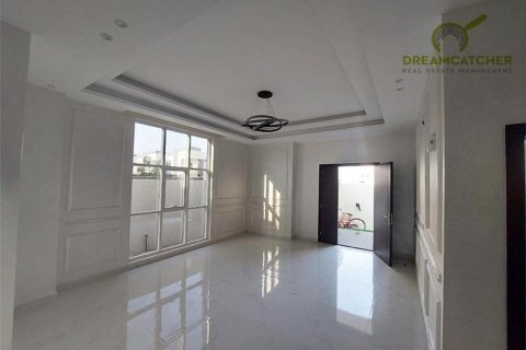 5 bedrooms Villa in Al Yasmeen, UAE No. 34163 11