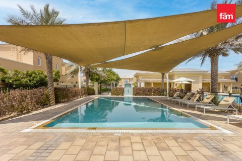Villa de 2 dormitorios en Dubai, UAE No. 215600 29