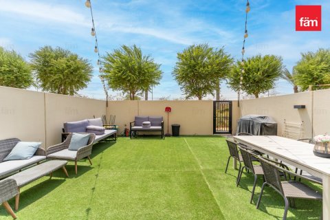Villa de 2 dormitorios en Dubai, UAE No. 215600 27