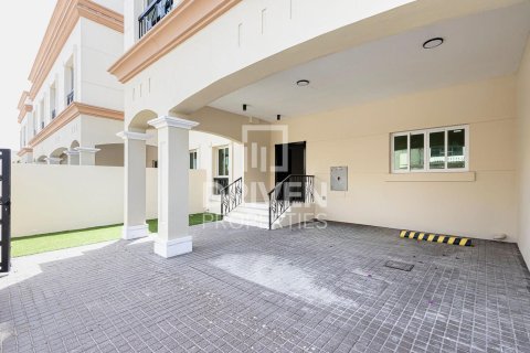 Villa de 4 dormitorios en Al Barsha 1, UAE No. 223344 19