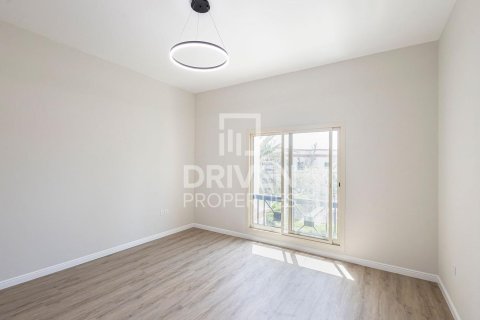 Villa de 4 dormitorios en Al Barsha 1, UAE No. 223344 8