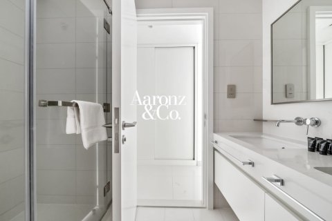 2 bedrooms Apartment in Dubai Harbour, UAE No. 163001 3
