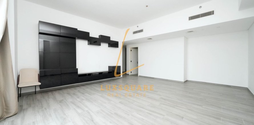 Apartment de 3 dormitorios en Midtown, UAE No. 205616