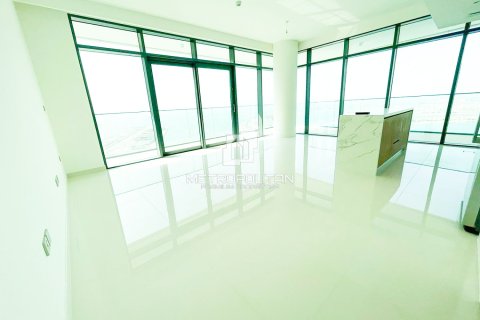 3 bedrooms Apartment in EMAAR Beachfront, UAE No. 129745