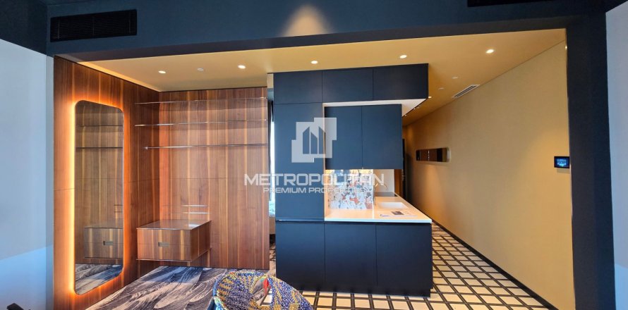 Studio Apartment in Business Bay, UAE No. 8644