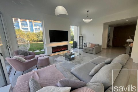 3 bedrooms Villa in Jumeirah Village Triangle, UAE No. 211044 4