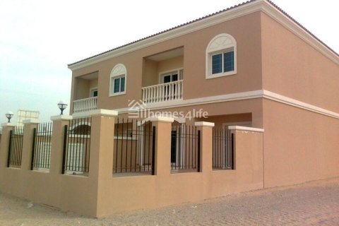 3 bedrooms Villa in Jumeirah Village Circle, UAE No. 168625