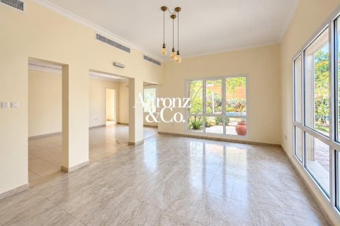 Villa de 5 chambres à Meadows, UAE No. 222293 3
