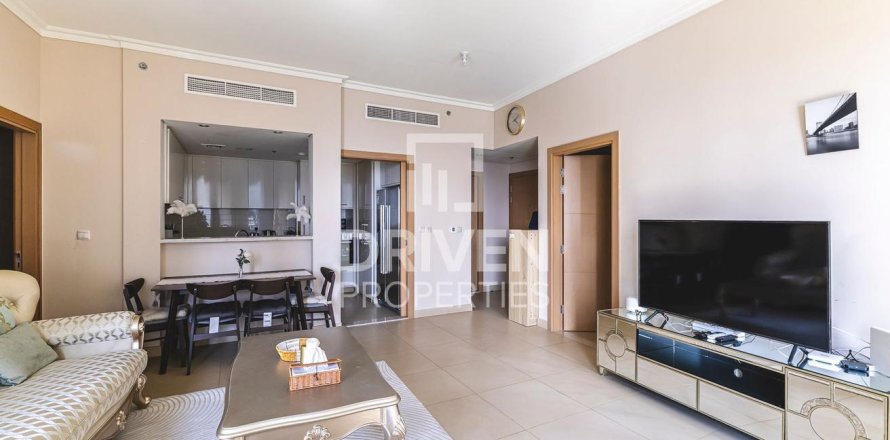 Apartment de 2 dormitorios en Burj Vista, UAE No. 223268