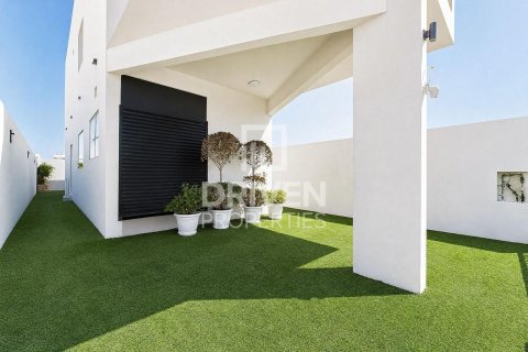 3 bedrooms Townhouse in Dubai, UAE No. 221381 19