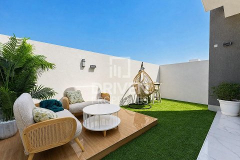 3 bedrooms Townhouse in Dubai, UAE No. 221381 15
