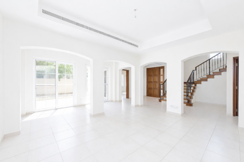 Villa de 4 dormitorios en Alvorada, UAE No. 197407
