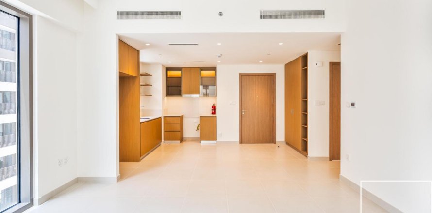 Apartment de 2 dormitorios en Creek Beach, UAE No. 214031