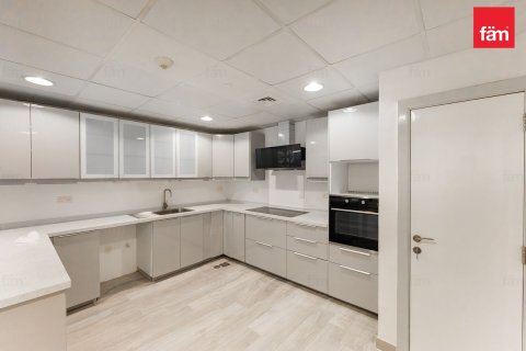 3 bedrooms Apartment in Dubai, UAE No. 165973 14
