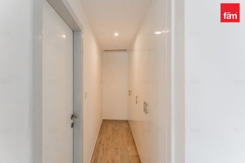 3 bedrooms Apartment in Dubai, UAE No. 165973 6