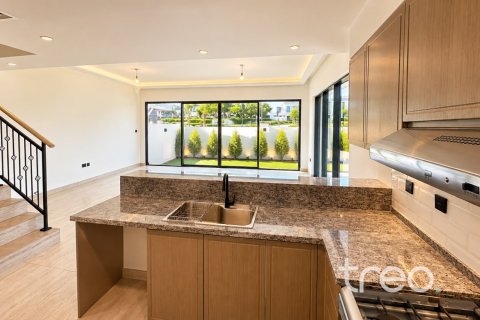 5 bedrooms Townhouse in Damac Lagoons, UAE No. 220835 4