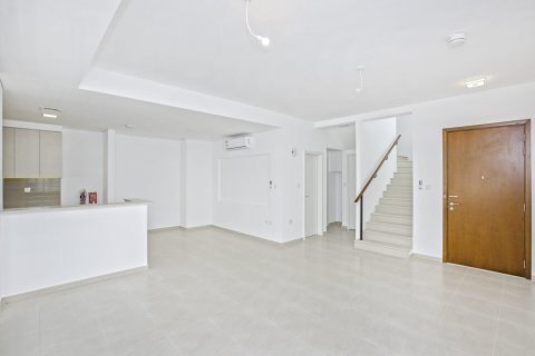 Таунхаус с 3 спальнями в Zahra Townhouses, ОАЭ №165423