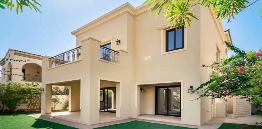3 bedrooms Villa in Dubai, UAE No. 217088