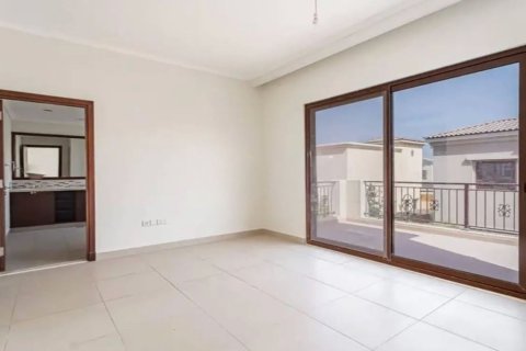 3 bedrooms Villa in Dubai, UAE No. 217088 10