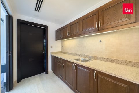 4 bedrooms Villa in Dubai, UAE No. 215995 19