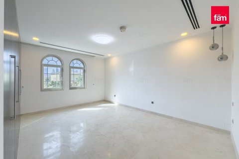 4 bedrooms Villa in Dubai, UAE No. 215995 18
