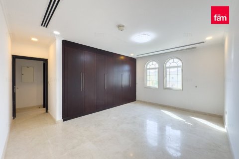 4 bedrooms Villa in Dubai, UAE No. 215995 9