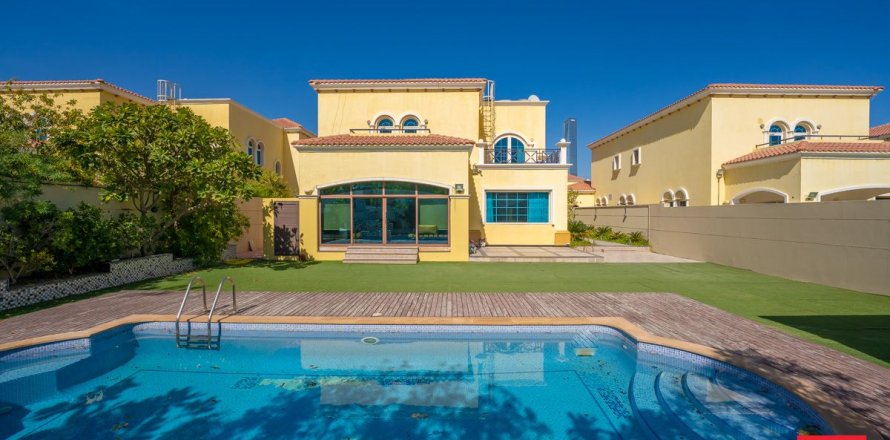 4 bedrooms Villa in Dubai, UAE No. 215995