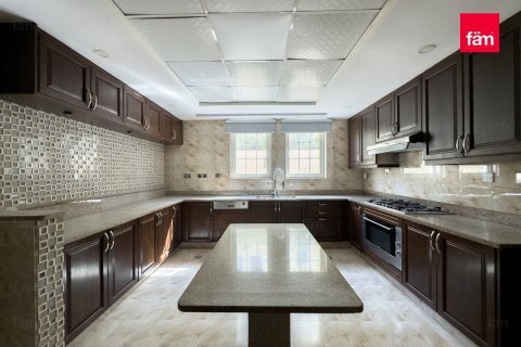 4 bedrooms Villa in Dubai, UAE No. 215995 30