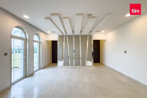 4 bedrooms Villa in Dubai, UAE No. 215995 11