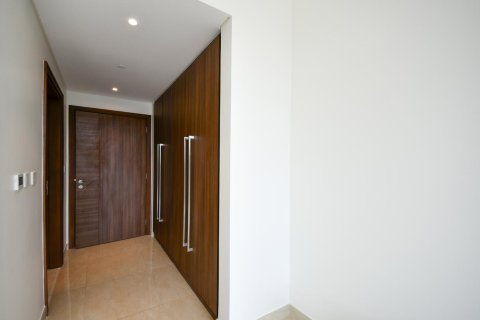 Apartment de 2 dormitorios en Imperial Avenue, UAE No. 203647 10