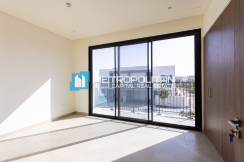 Townhouse de 2 dormitorios en  Yas Island, UAE No. 144194 4