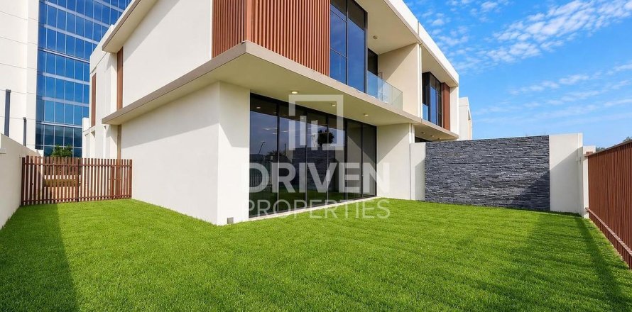 Villa de 4 dormitorios en District One, UAE No. 217479