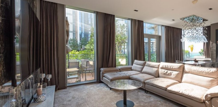 4 bedrooms Apartment in Dubai, UAE No. 101573