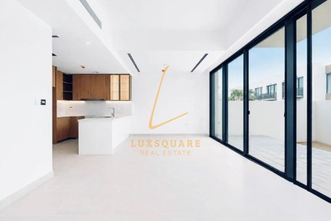 3 bedrooms Villa in Dubai, UAE No. 220985 4