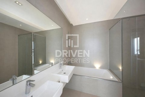 Apartment de 2 dormitorios en District One, UAE No. 225914 19