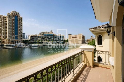 Villa de 4 dormitorios en Garden Homes, UAE No. 214564 28