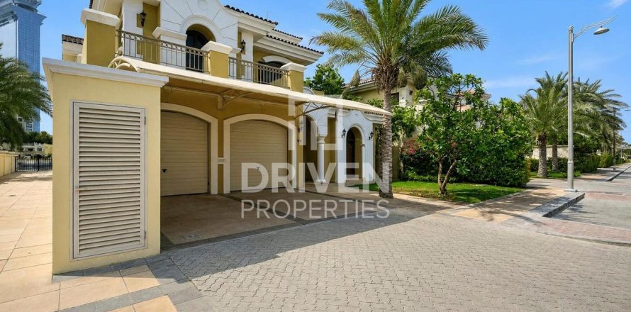 Villa de 4 dormitorios en Garden Homes, UAE No. 214564