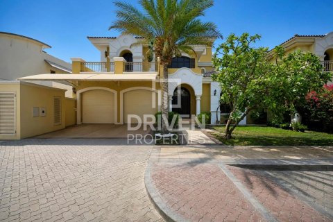 Villa de 4 dormitorios en Garden Homes, UAE No. 214564 3